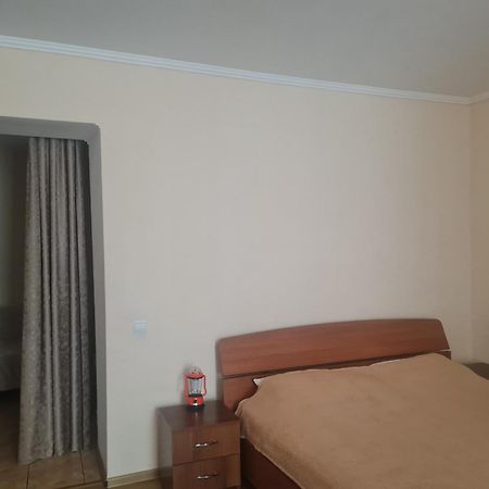 Апартаменти Липинського3,Поруч Порт Сіті Lutsk Ngoại thất bức ảnh