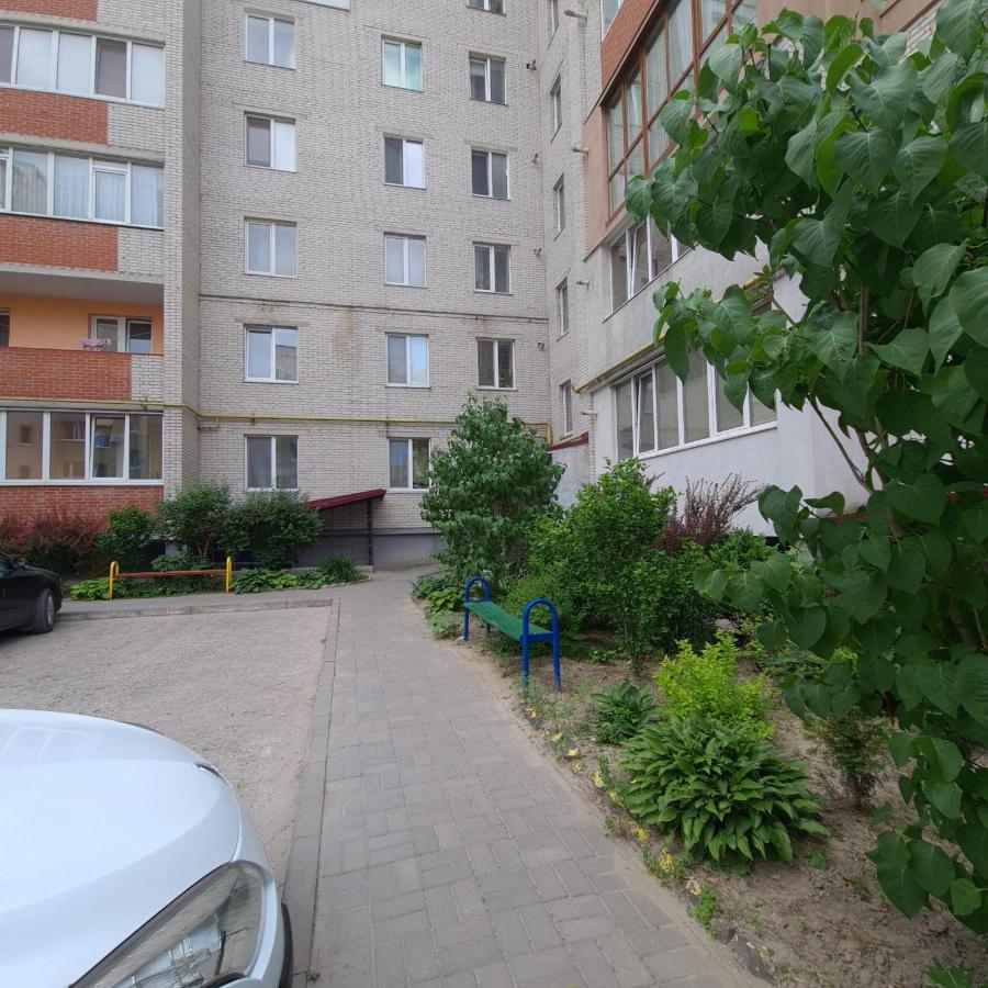 Апартаменти Липинського3,Поруч Порт Сіті Lutsk Ngoại thất bức ảnh